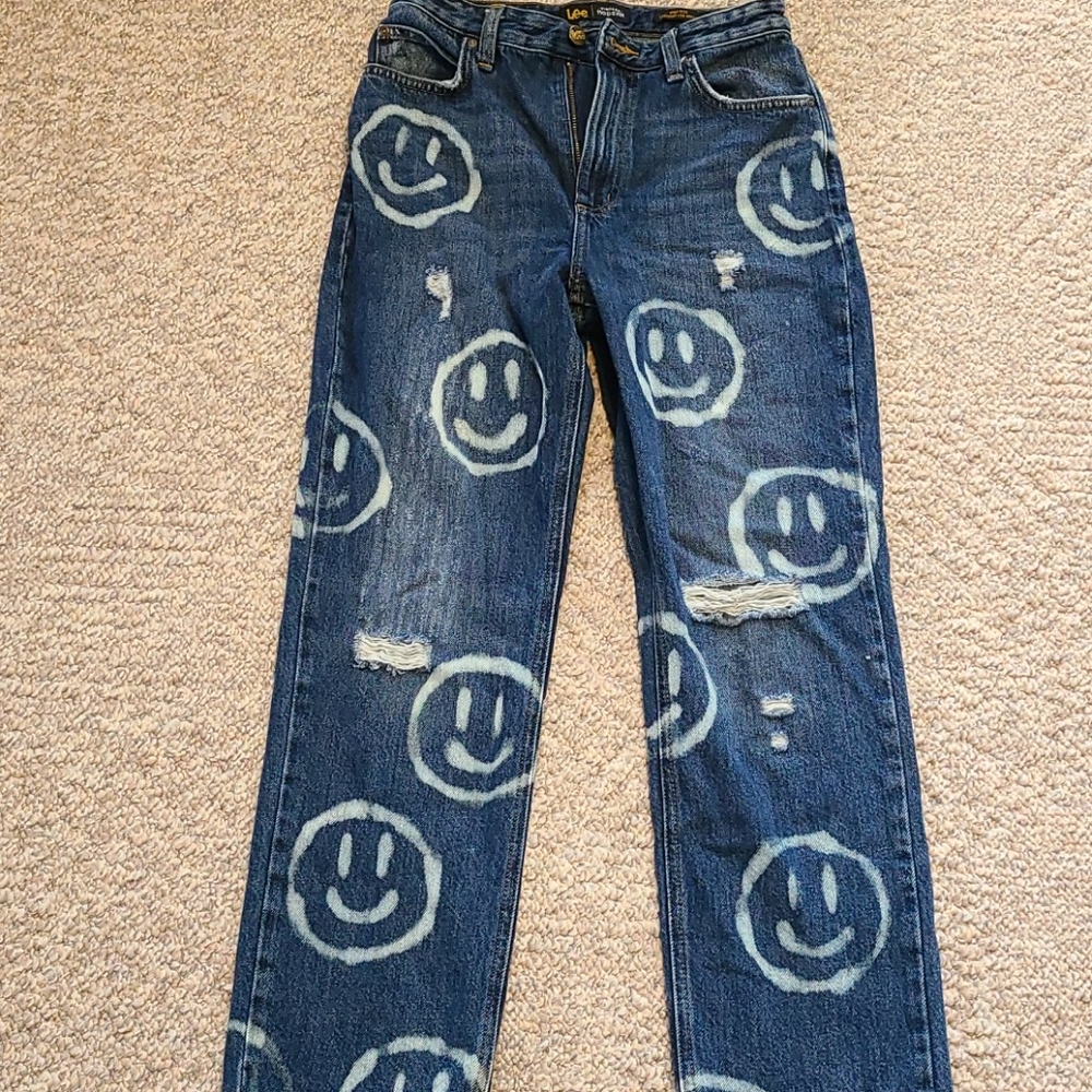 Trendy Distressed Vintage Teen Girl Jeans
